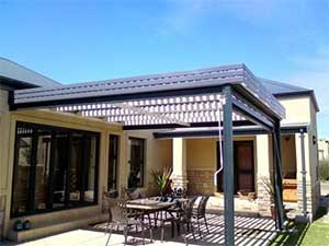 Adjustable Louvre roof for patio open